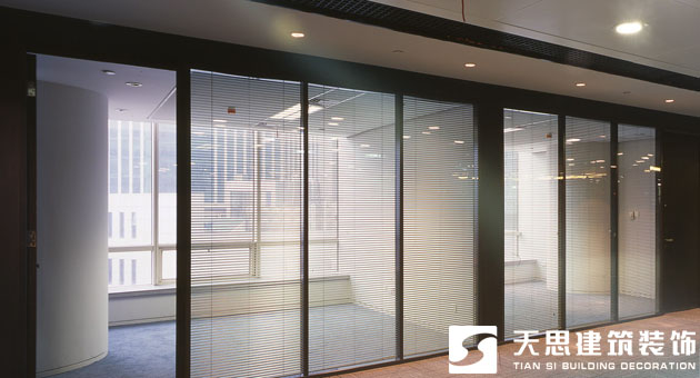 <a href=http://www.tqfc.com.cn/ target=_blank class=infotextkey>合肥辦公室裝修</a>玻璃